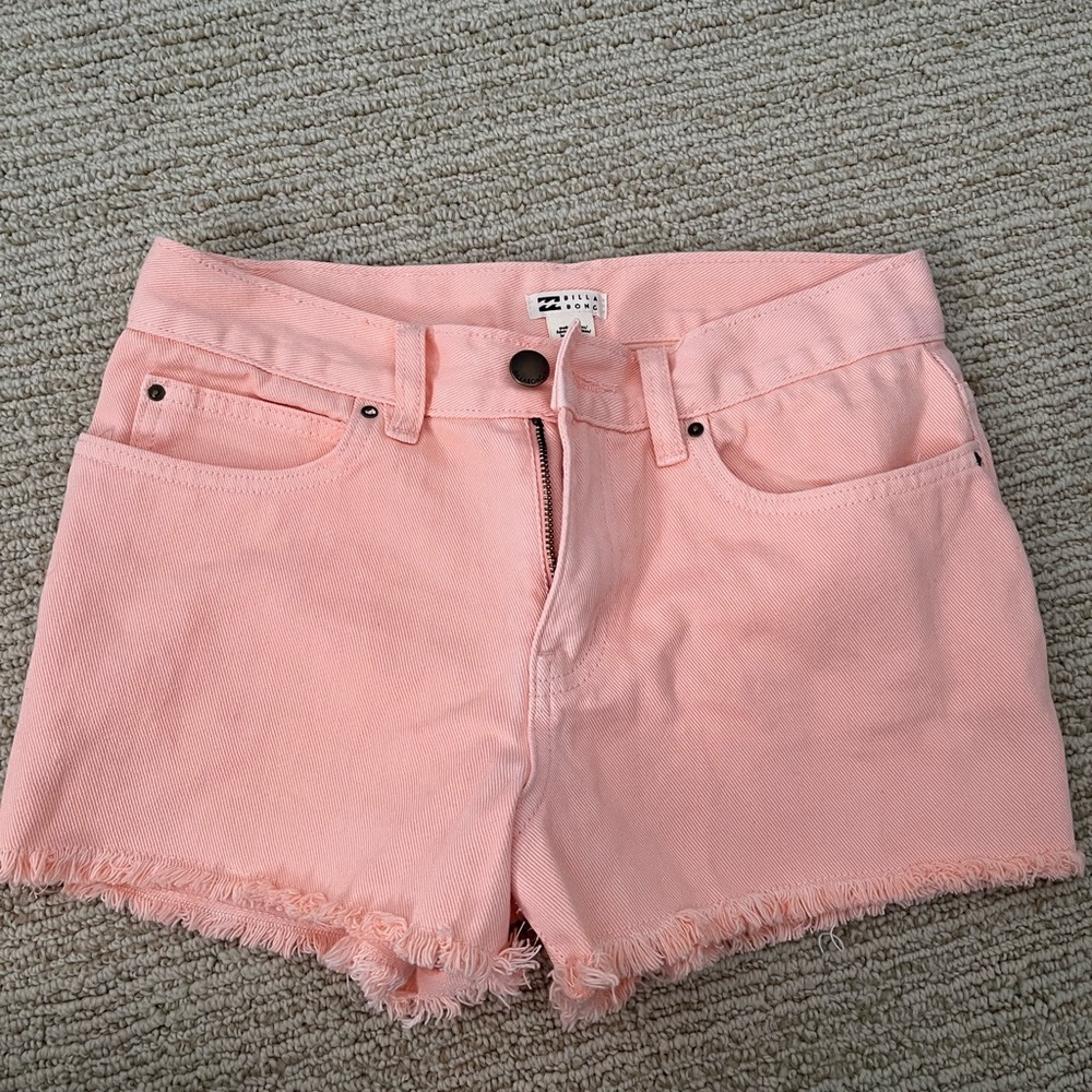 billabong size 25 shorts
